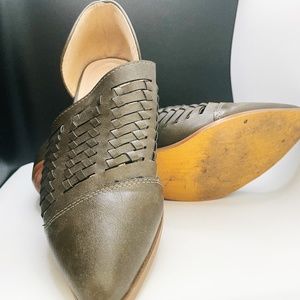 Chase + Chloe Size 7 Olive Points